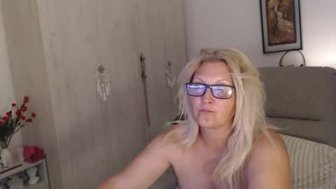 Alexxa online show from May 29, 9:46 pm