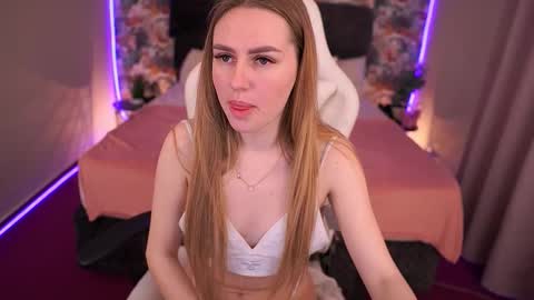 DivineJasss online show from February 4, 6:50 am