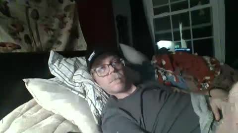 Snapshot of dixhexus chatting on February 17, 7:04 am Chris Williams online show from February 17, 7:04 am