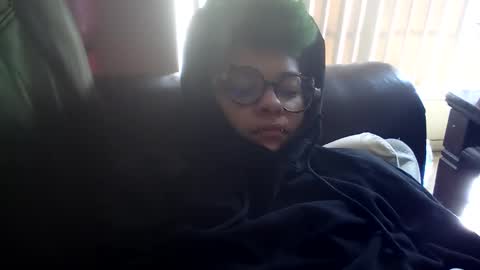 dizzinsweatyy online show from February 5, 7:39 pm