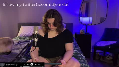 djentslut online show from December 8, 3:18 am