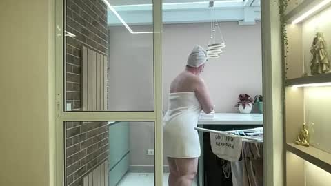 Snapshot of docehot1818 chatting on October 28, 3:35 pm Ctia But I prefer to be called DOCE online show from October 28, 3:35 pm