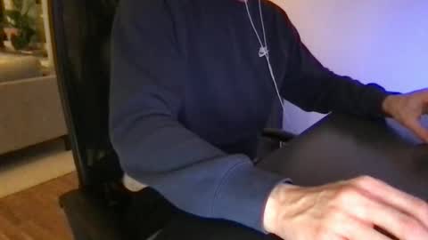 doctor_luv_69 online show from February 26, 10:35 pm