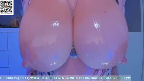 Snapshot of dolce4you69 chatting on February 22, 8:29 am Dea----IF YOU WANT TO SUPPORT ME -Purshase subscribtions scroll BIO THANK YOU LOVE - online show from February 22, 8:29 am