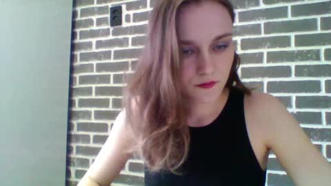 dolcezza_ online show from April 2, 1:51 pm