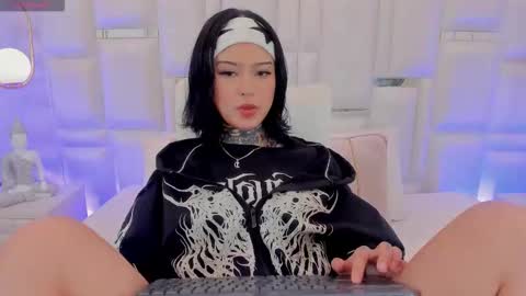 doll  bella online show from March 19, 4:34 pm