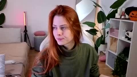 Snapshot of doll_lesli chatting on October 19, 9:25 am Your doll Lesli online show from October 19, 9:25 am