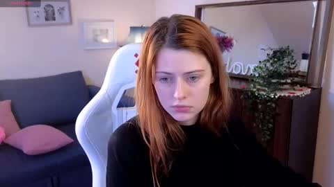 Snapshot of doll_lesli chatting on March 12, 2:23 pm Your doll Lesli online show from March 12, 2:23 pm