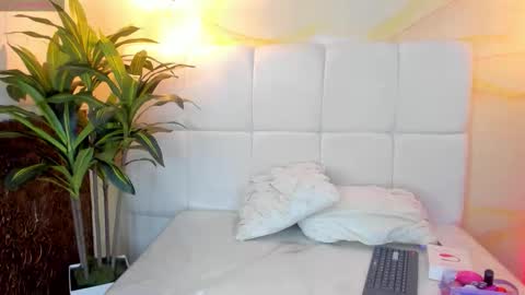 doll_meyleer22 online show from November 10, 10:18 am