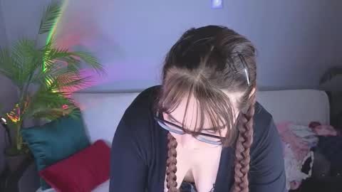 Tessa online show from November 19, 4:50 pm