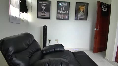 DollarHot30 online show from April 14, 6:55 pm