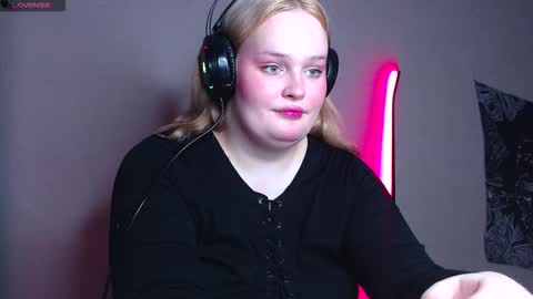 Miss Rose online show from November 7, 9:06 pm