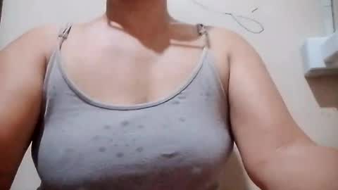 dolly926661 online show from July 18, 10:45 pm