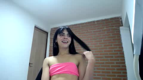 Snapshot of dolly_holly39 chatting on October 18, 6:23 pm dolly_holly39 online show from October 18, 6:23 pm