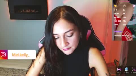 dollykelly_ online show from April 22, 1:24 am