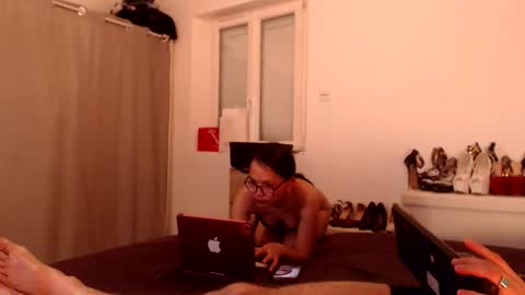 dollylove393640 online show from April 20, 9:18 pm