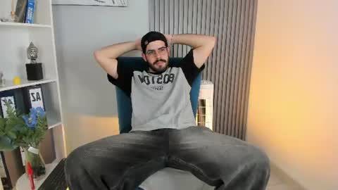 domboy  online show from July 8, 8:23 pm