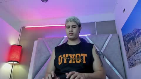 DOMI online show from April 15, 3:32 am