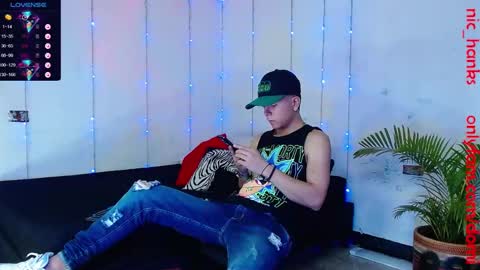 Snapshot of dominic_hanks chatting on January 20, 11:21 pm DOMINIC AND ANDREW online show from January 20, 11:21 pm