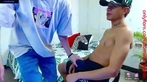 Snapshot of dominic_hanks chatting on February 1, 5:49 am DOMINIC AND ANDREW online show from February 1, 5:49 am