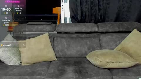 Snapshot of dominic_joness chatting on February 27, 4:46 am SANTI independent model online show from February 27, 4:46 am
