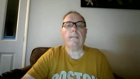 Snapshot of domjolly08 chatting on September 18, 9:30 pm David uk online show from September 18, 9:30 pm