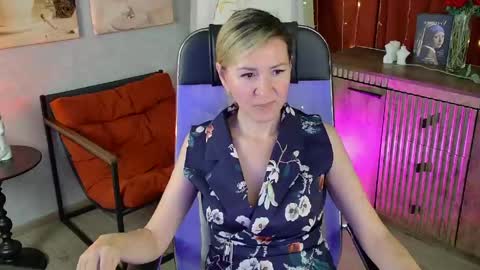 Donna online show from May 22, 2:18 am