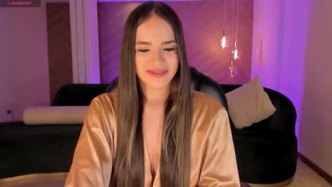  Donna Stonne  online show from October 30, 6:03 am