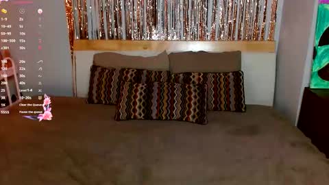 DontBeMina online show from March 17, 7:02 am