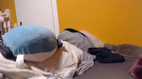 doomsy_minatozaki online show from December 15, 11:55 am