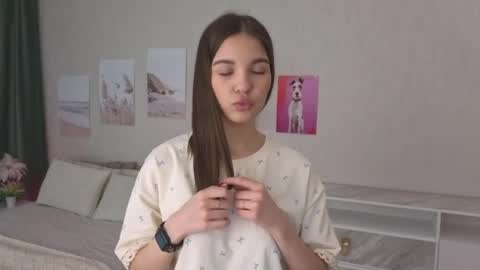 Kiki online show from March 26, 1:22 am