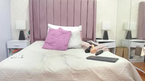 Anny online show from February 5, 2:53 pm