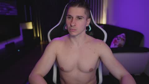 Dorian Reyes online show from April 18, 11:38 pm