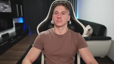 Dorian Reyes online show from November 4, 10:44 pm