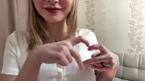 Dori online show from December 5, 1:53 pm