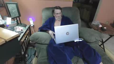 Snapshot of doubletrouble59 chatting on October 20, 4:39 am Double Trouble online show from October 20, 4:39 am