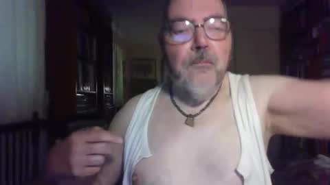 Snapshot of doxoebloke68 chatting on October 13, 10:06 am doxoebloke68 online show from October 13, 10:06 am