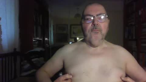 Snapshot of doxoebloke68 chatting on March 8, 9:28 am doxoebloke68 online show from March 8, 9:28 am