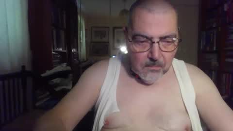 Snapshot of doxoebloke68 chatting on September 27, 11:41 am doxoebloke68 online show from September 27, 11:41 am