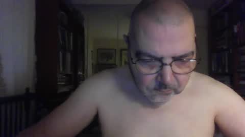 Snapshot of doxoebloke68 chatting on March 9, 7:01 am doxoebloke68 online show from March 9, 7:01 am