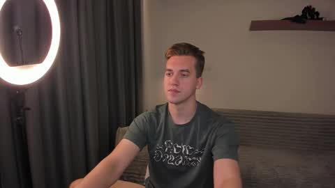 Snapshot of dr_your_dream chatting on September 19, 8:12 pm Mervin  online show from September 19, 8:12 pm