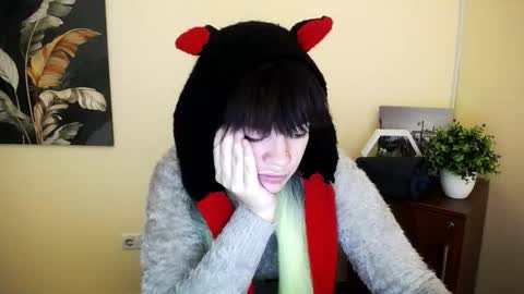 Snapshot of dream_caster_ chatting on October 14, 8:17 am dream caster online show from October 14, 8:17 am