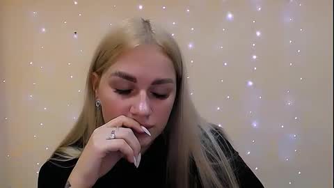 dream_dolly_ online show from October 2, 10:36 am