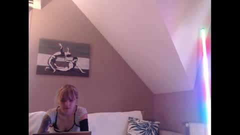 A girl online show from December 2, 7:41 am