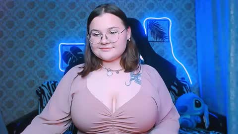 dreamforyoue2 online show from September 29, 7:57 pm