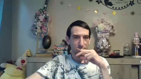 dreamguy38 online show from December 3, 8:37 am