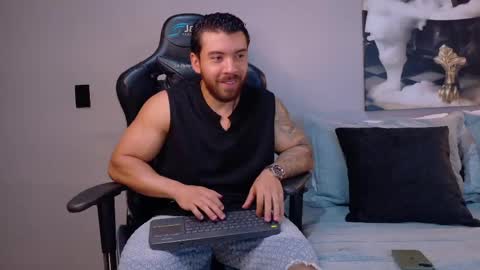 cris online show from April 18, 9:59 pm