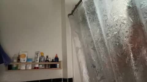 RIRI OR DREAMY online show from January 17, 4:27 pm