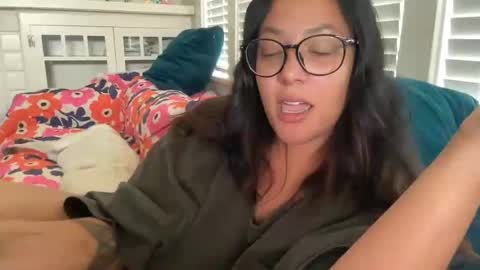 RIRI OR DREAMY online show from March 10, 7:07 pm