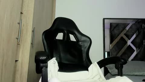 Kevin online show from November 25, 3:49 am